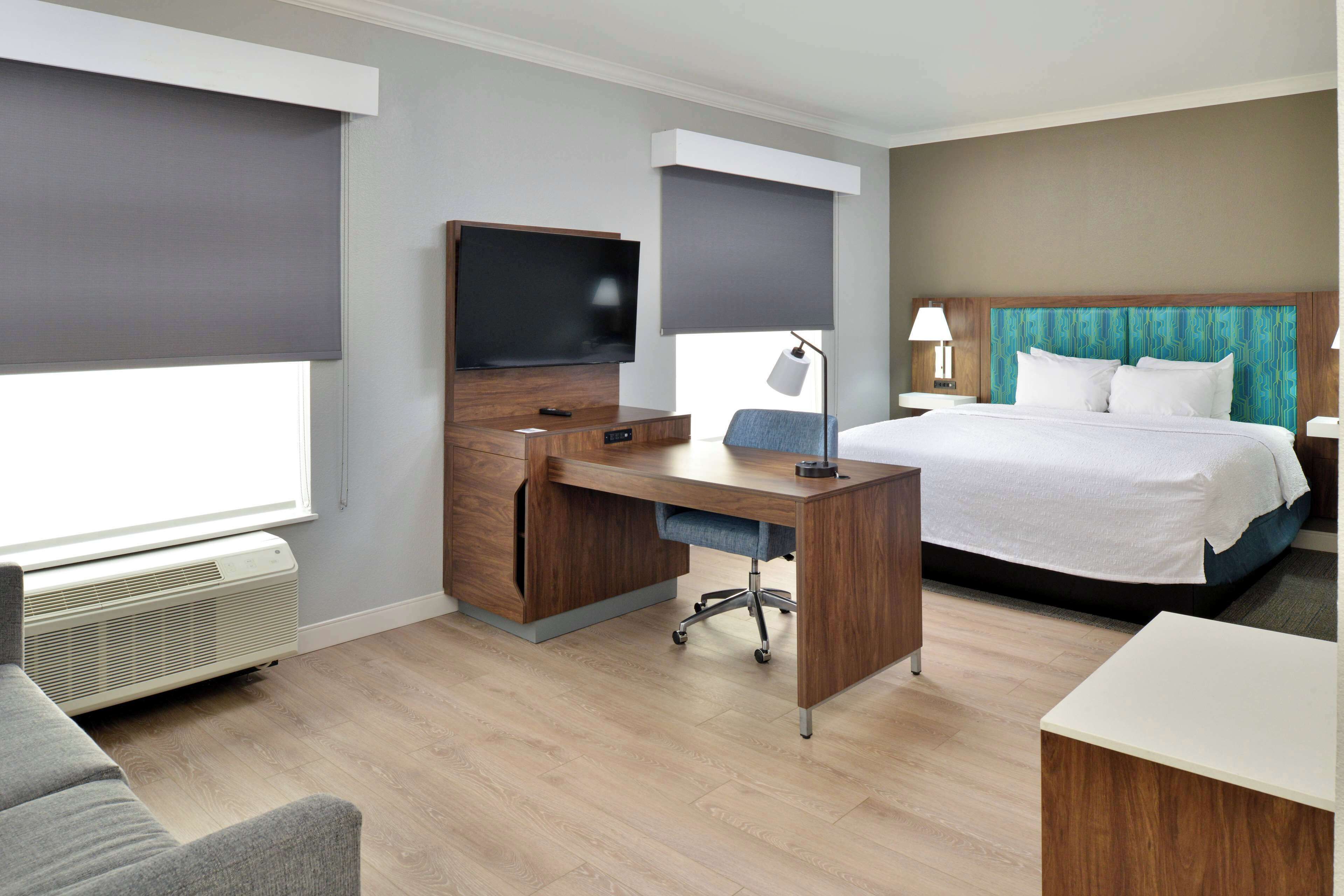 one king studio sofabed non smoking | in-room safe, desk, iron/ironing board, free cots/infant beds