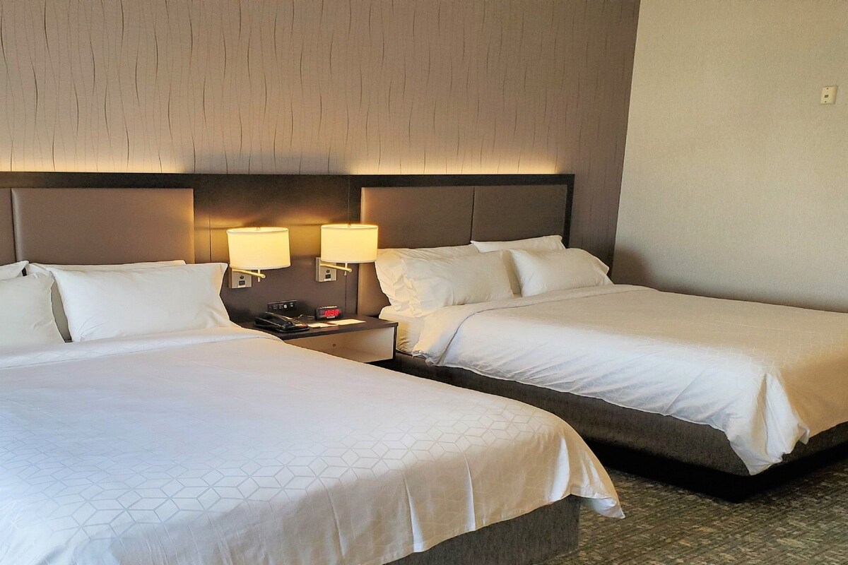 Roupas de cama antialérgicas, camas Tempur-Pedic, cofres nos quartos