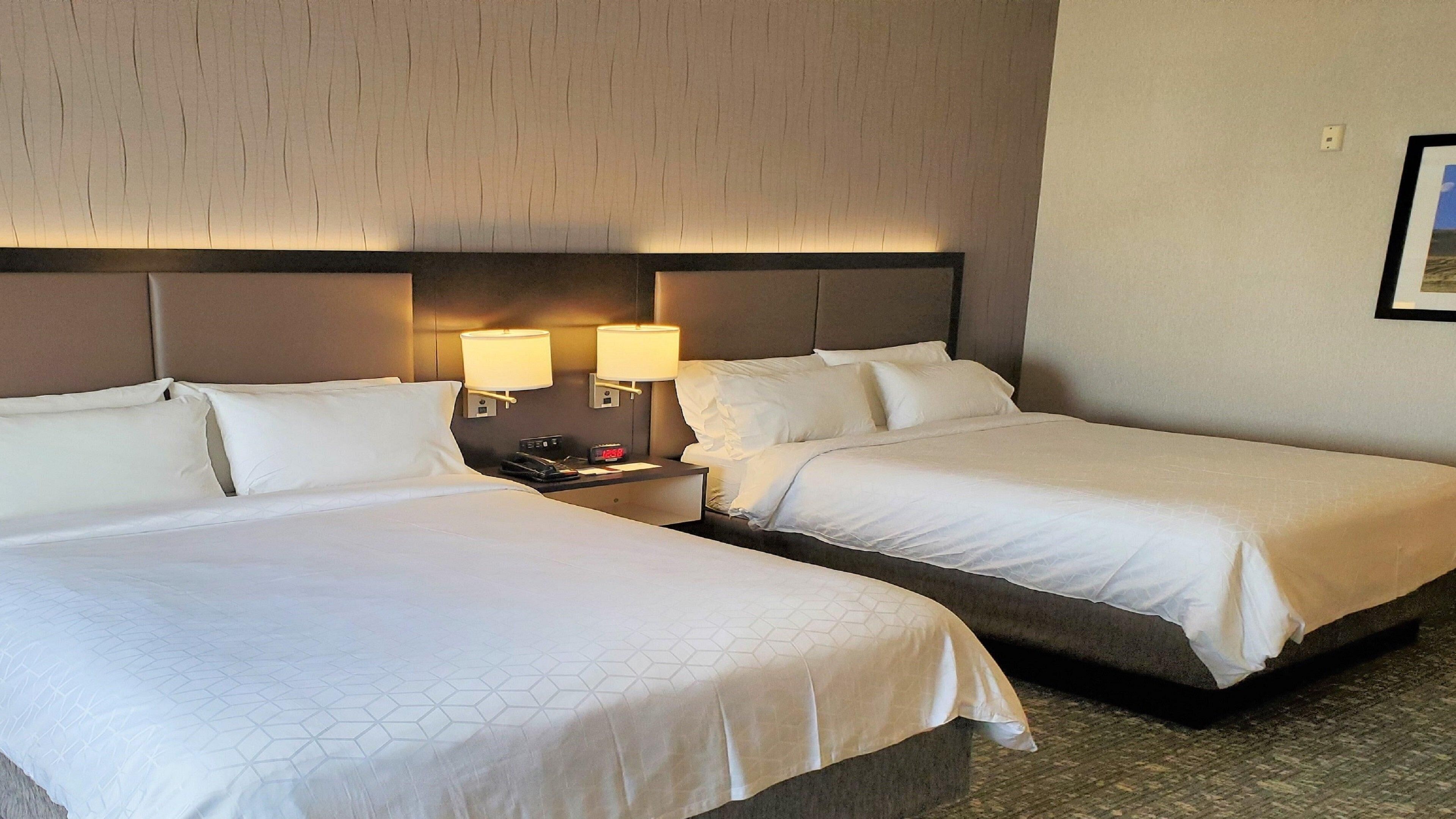 Literie hypoallergénique, lit avec matelas Tempur-Pedic, coffre-fort