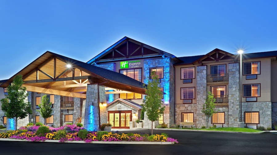 Holiday Inn Express & Suites Cheney by IHG