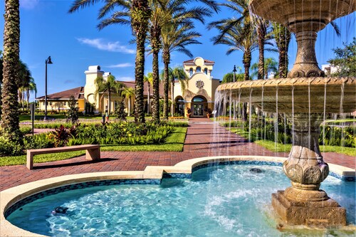 Vista Cay Resort by Millenium at Universal Blvd