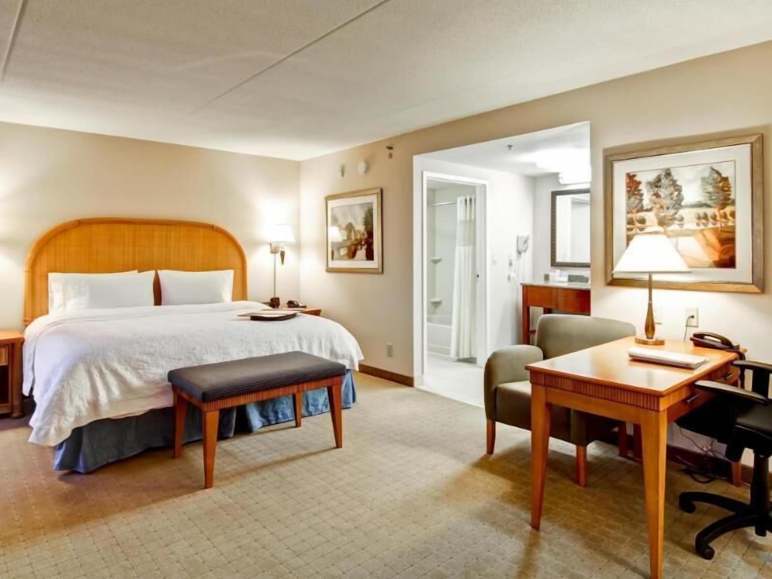 In-room safe, desk, laptop workspace, soundproofing