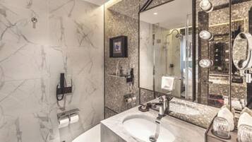 Minibar, in-room safe, alarm clocks