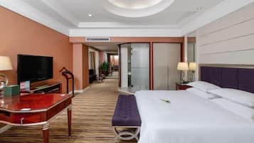 Minibar, in-room safe, alarm clocks