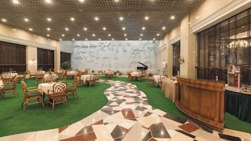 Lobby lounge