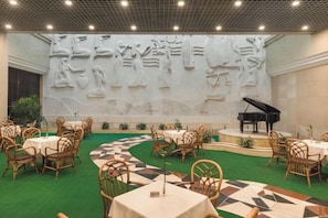 Lobby lounge