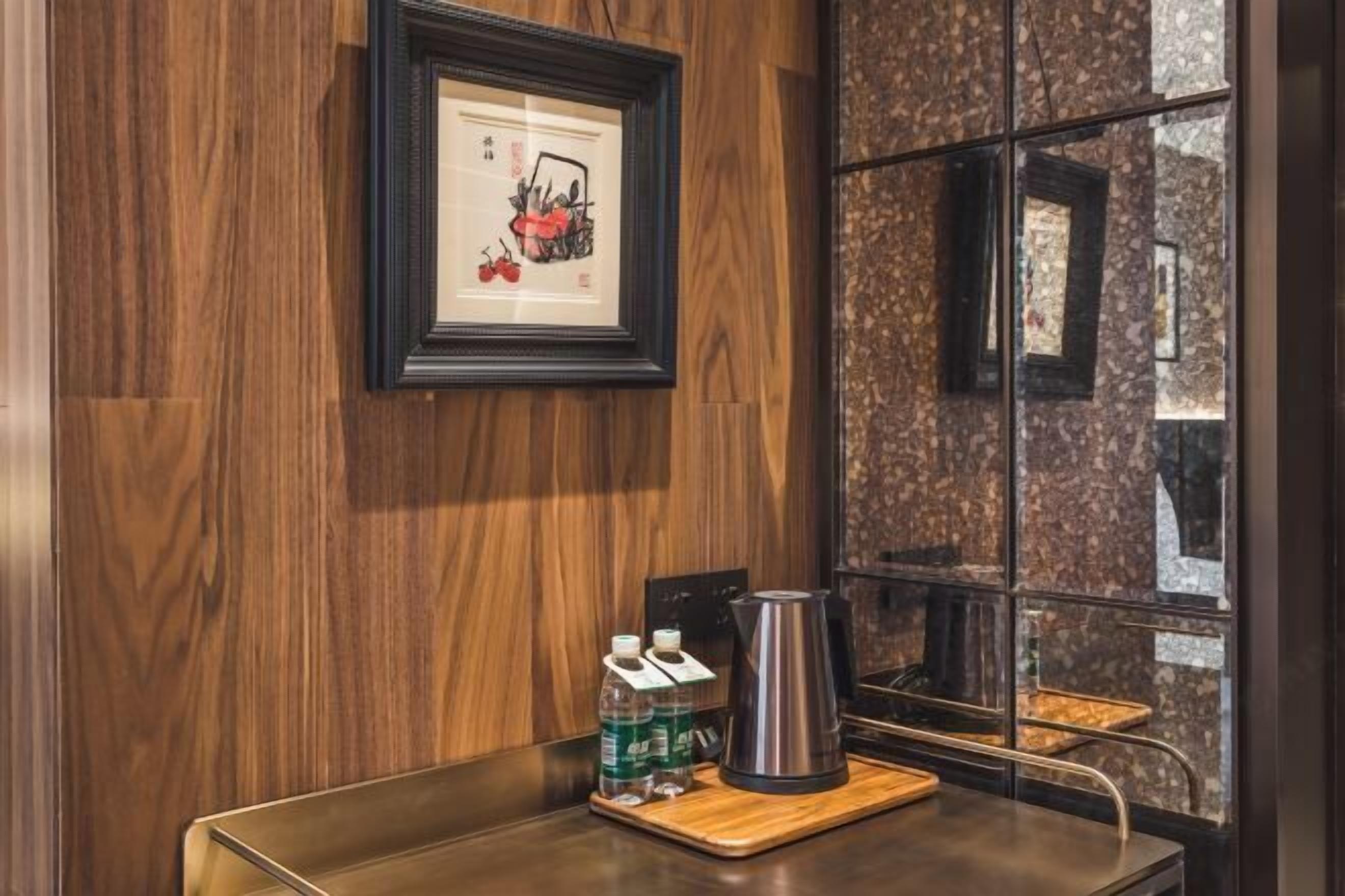 Minibar, in-room safe, alarm clocks