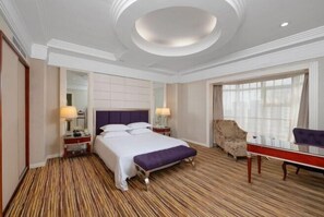 Minibar, in-room safe, alarm clocks