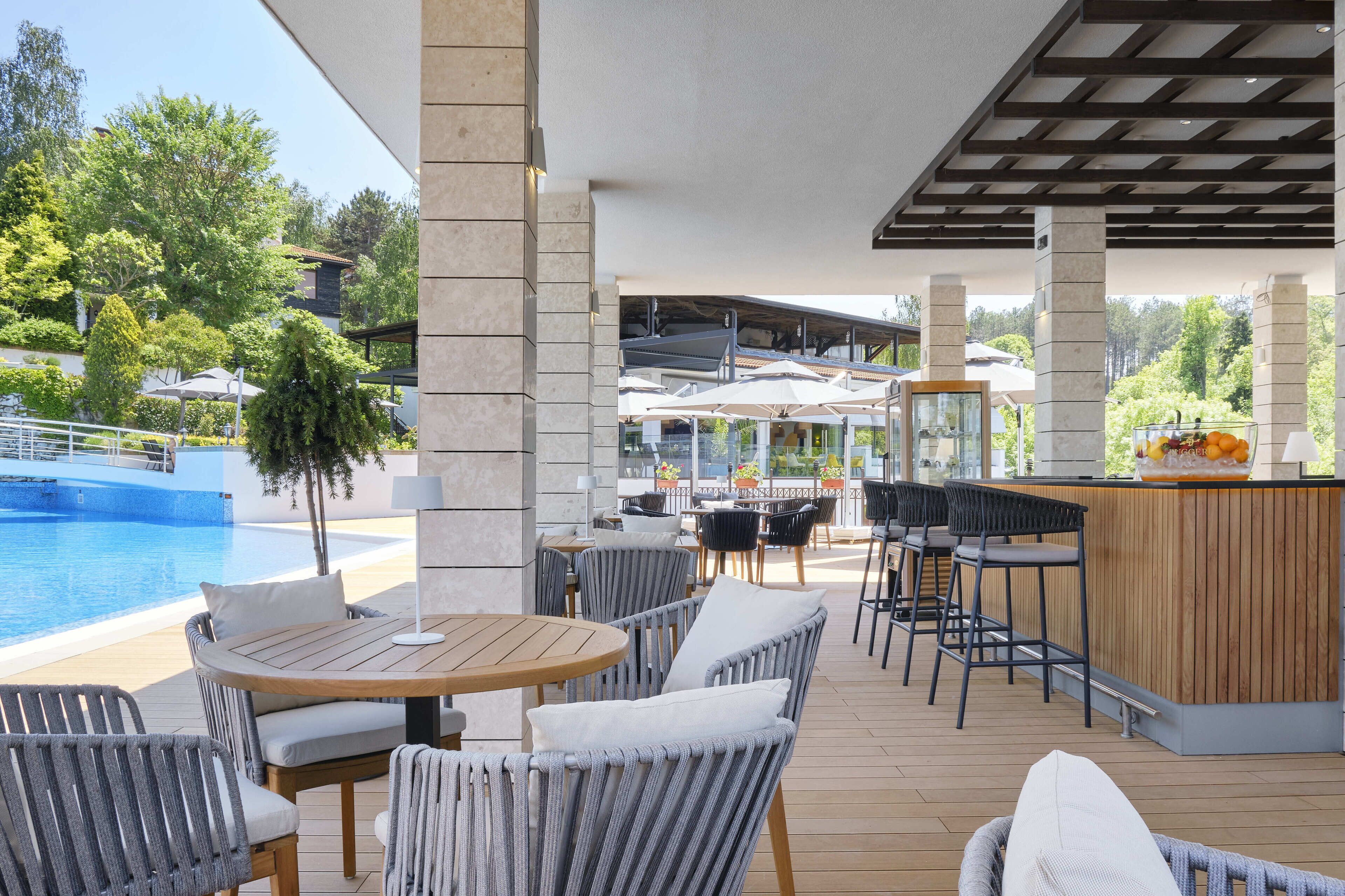 Bar accanto alla piscina