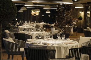 4 restaurants; lunch and dinner served  - Santa Marina Holiday Village (Sozopol)