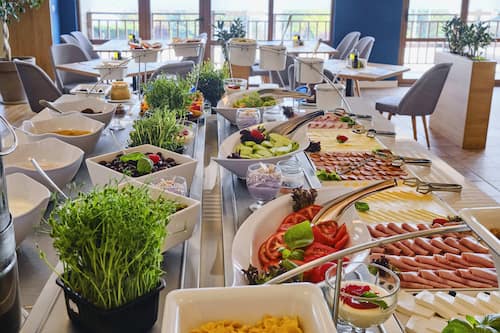 Päivittäinen buffetaamiainen maksusta