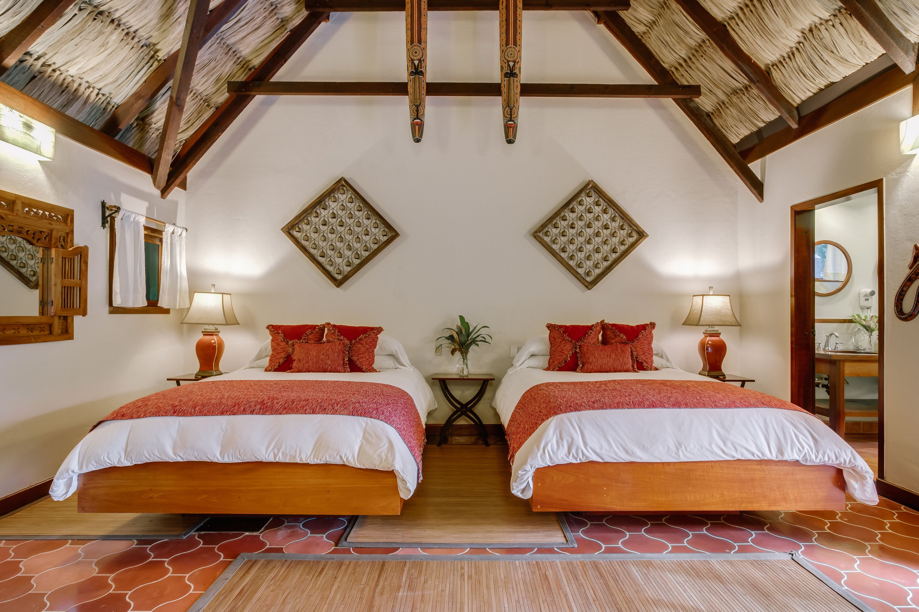 rainforest cottage double room | in-room safe, individually decorated, individually furnished, desk