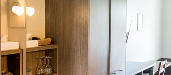 ไลแลกซิตี้ มอเตอร์อินน์แอนด์สเต็กเฮาส์