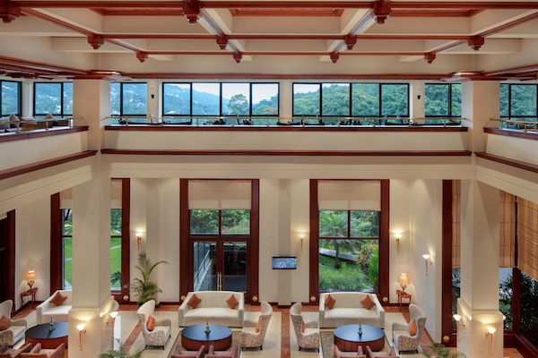 3 bar/lounge, salone nella hall