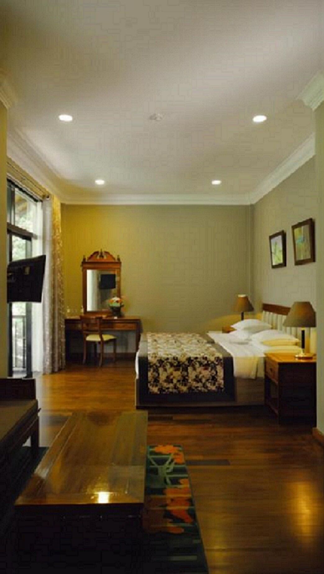 Minibar, in-room safe, desk, laptop workspace