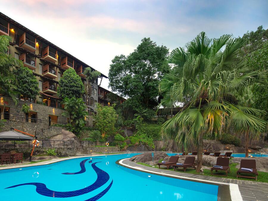 Outdoor pool, pool umbrellas