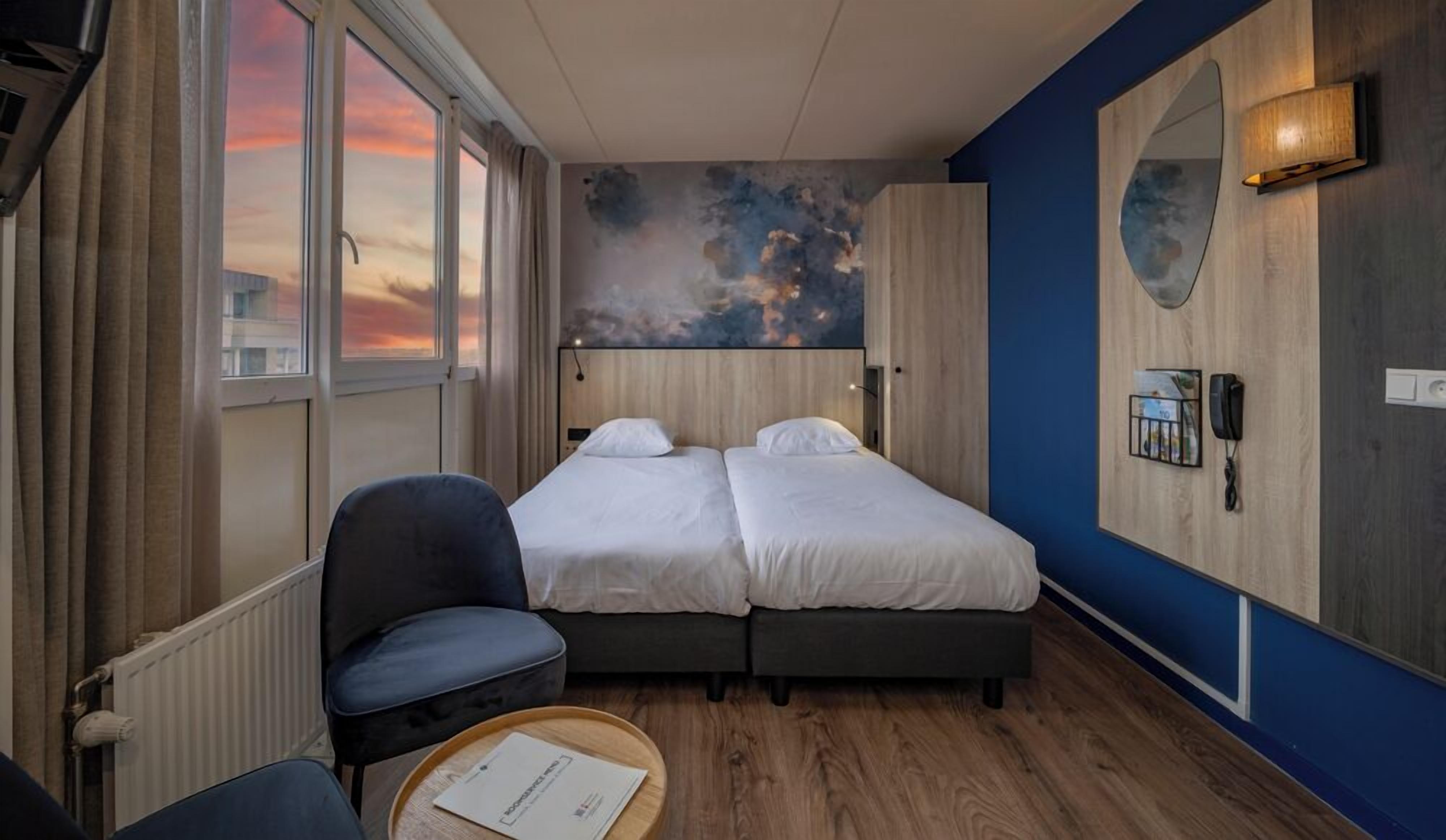 In-room safe, free WiFi, bed sheets