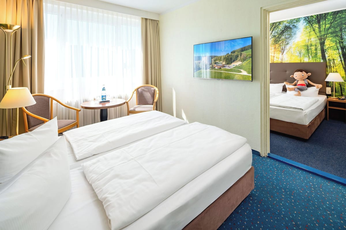 Chambre Familiale, 2 chambres, vue jardin