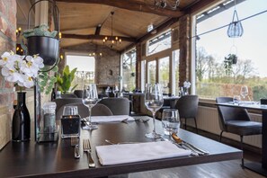 Lunch, dinner served; Regional cuisine, garden views  - Fletcher Hotel-Restaurant Bon Repos (Noorbeek)