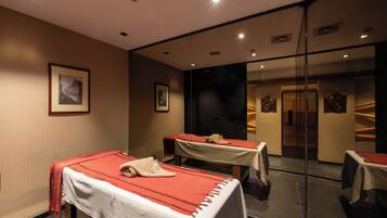 Turkish bath/hammam, massage/treatment rooms, massages