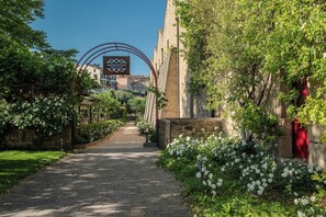 2 restaurants, breakfast, lunch, dinner served; Spanish cuisine