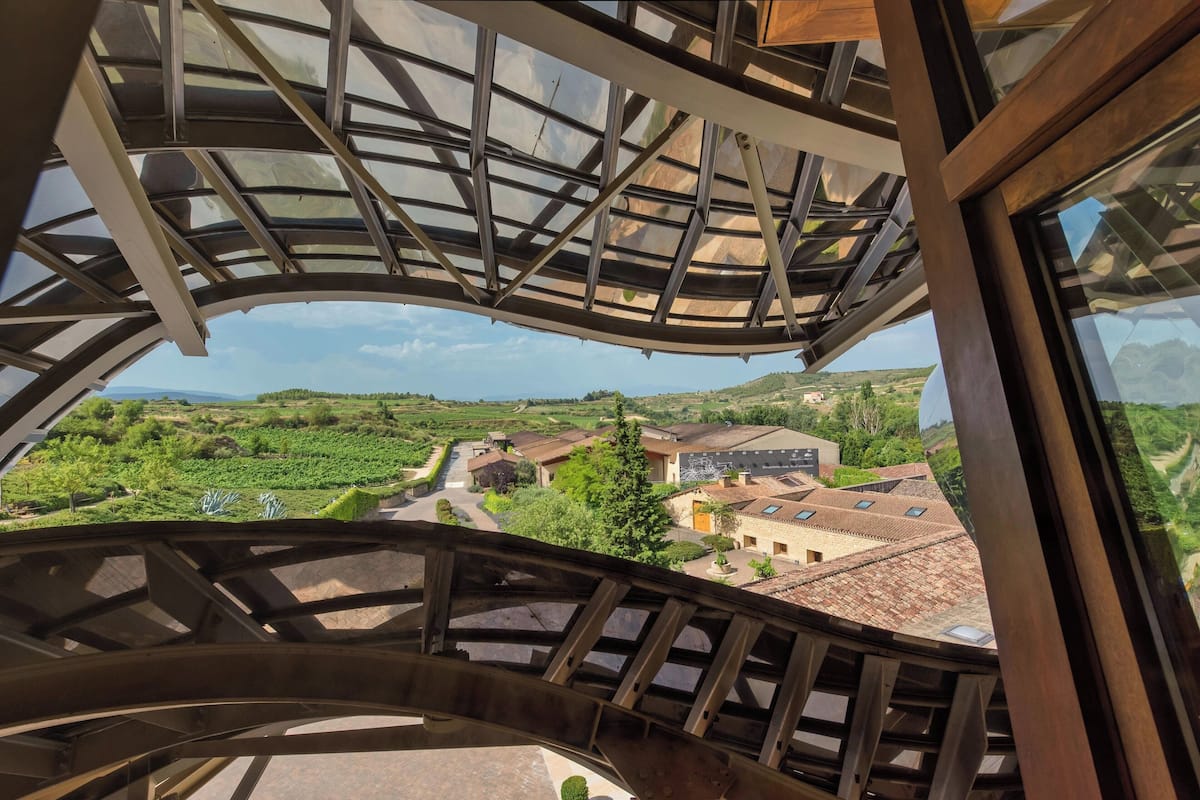 1 bedroom, frette italian sheets, premium bedding, down duvets