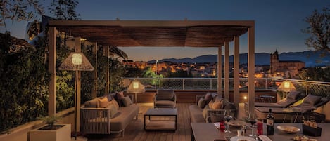 Suite, 1 chambre, non-fumeurs, terrasse | 1 chambre, draps italiens Frette, literie de qualité supérieure