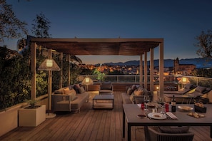 Suíte, 1 quarto, terraço | Lençóis italianos Frette, roupas de cama premium, edredons de pluma