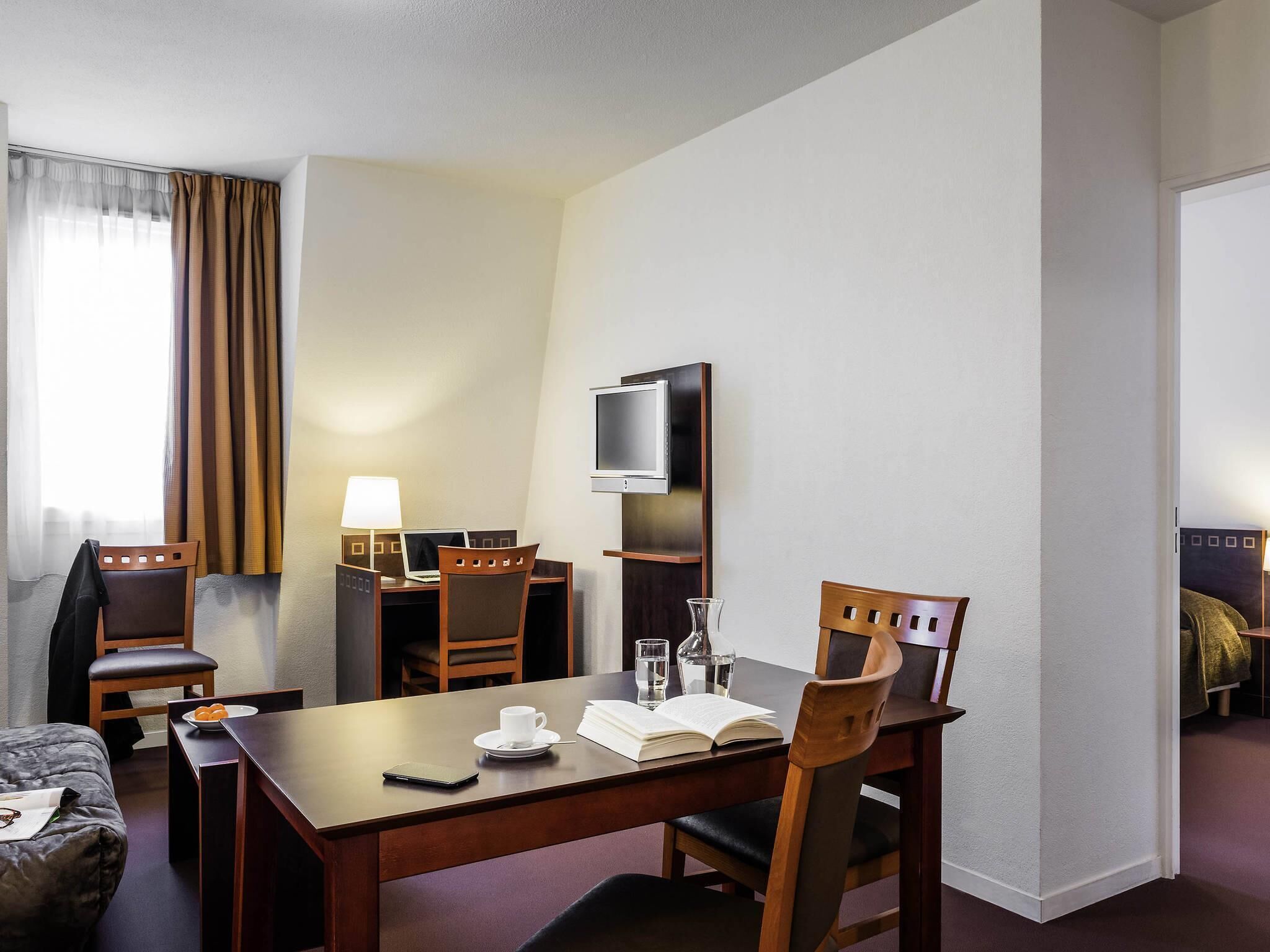 Coffres-forts dans les chambres, bureau, chambres insonorisées