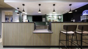 Reception - Campanile NATURE - Aix Les Bains (Aix-les-Bains)
