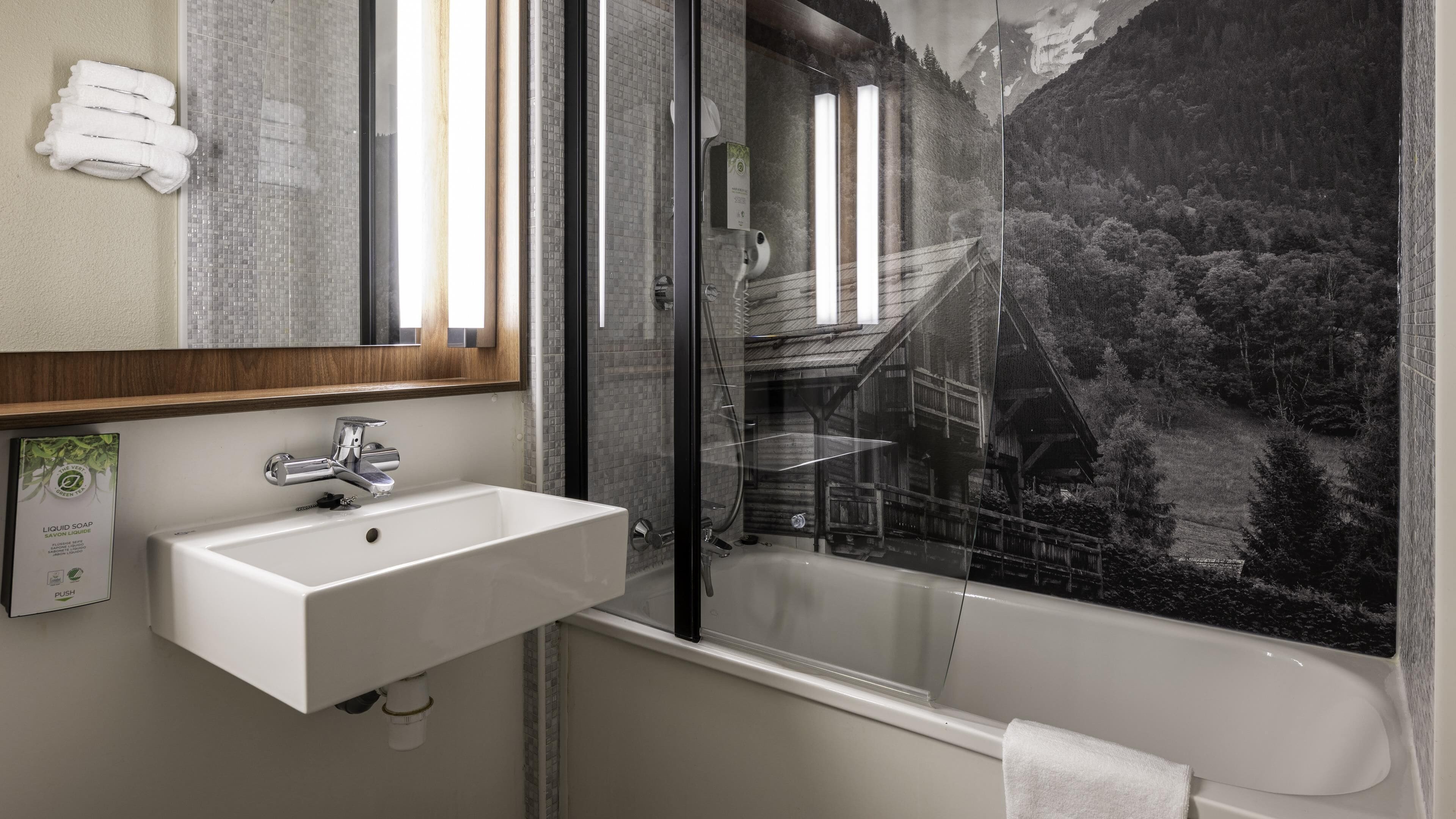 Ropa de cama de alta calidad, escritorio y cortinas blackout 