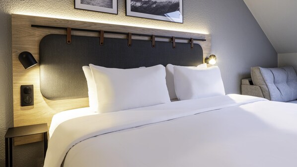 Superior Room, 1 King Bed with Sofa bed | Premium bedding, desk, blackout drapes, free cribs/infant beds