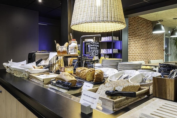 TĂ€gliches FrĂŒhstĂŒcksbuffet (13.90 EUR pro Person)