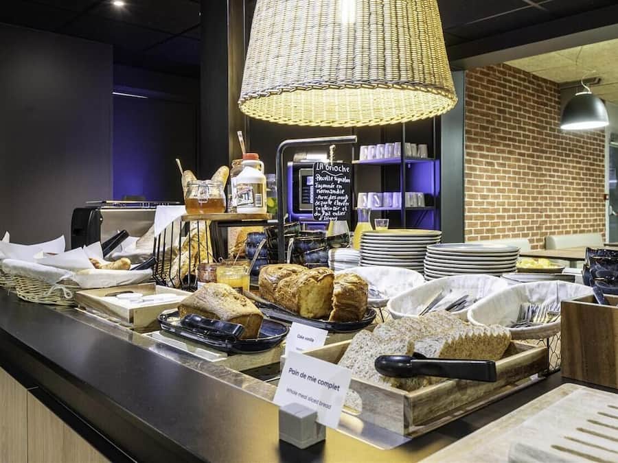 Daily buffet breakfast (EUR 13.90 per person)