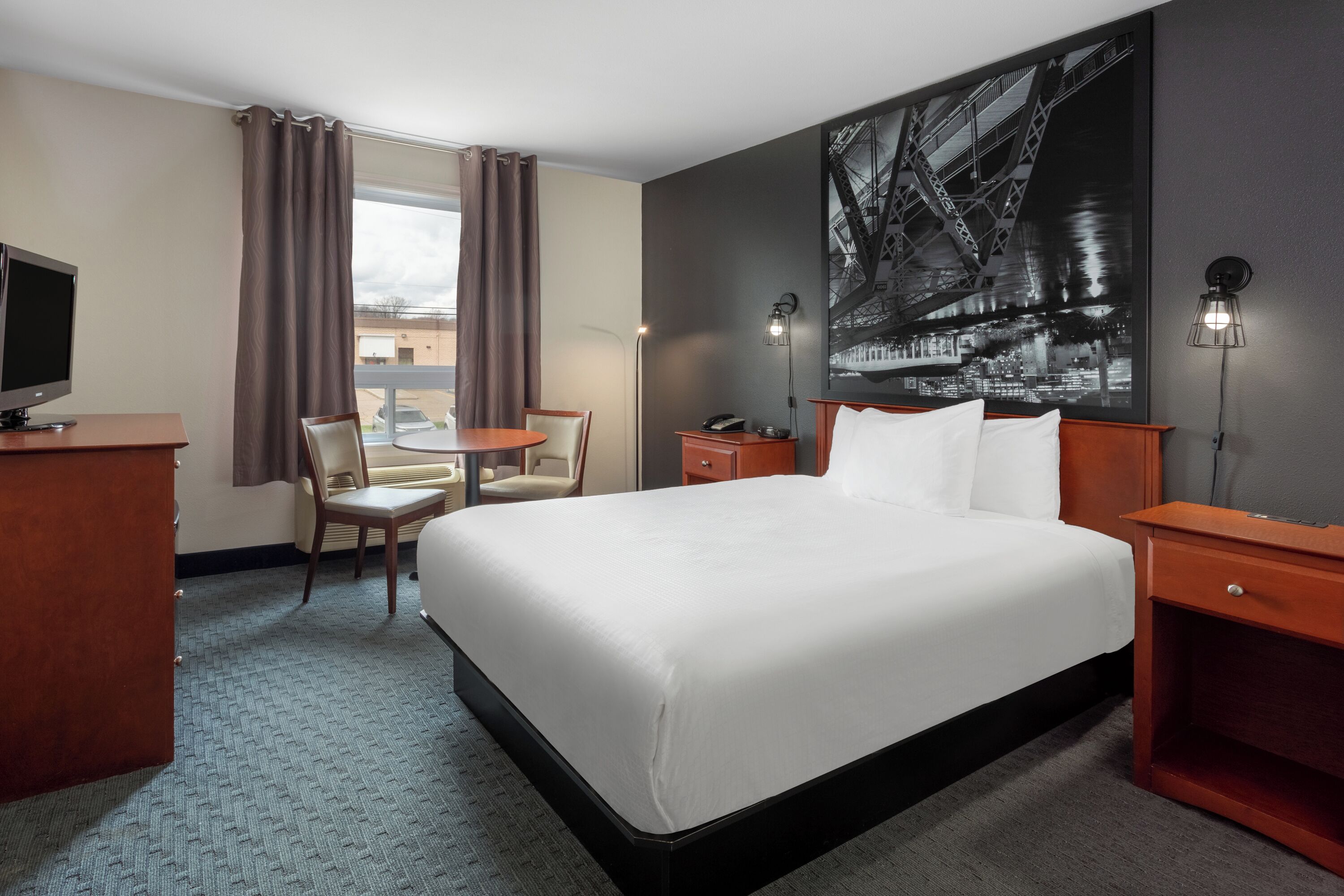 Standard Room, 1 Queen Bed, Accessible, Non Smoking | Desk, blackout drapes, iron/ironing board, free WiFi