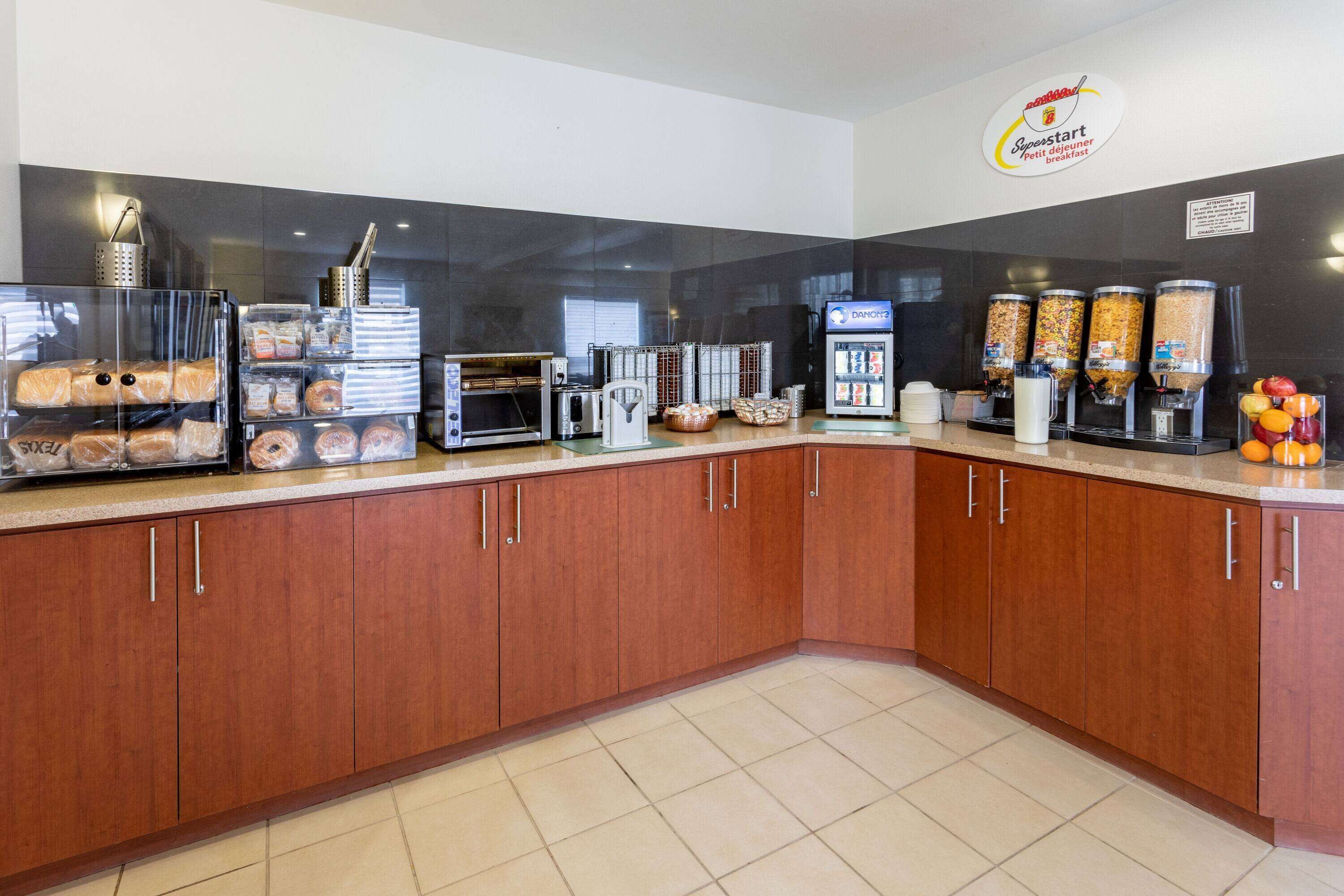free daily continental breakfast