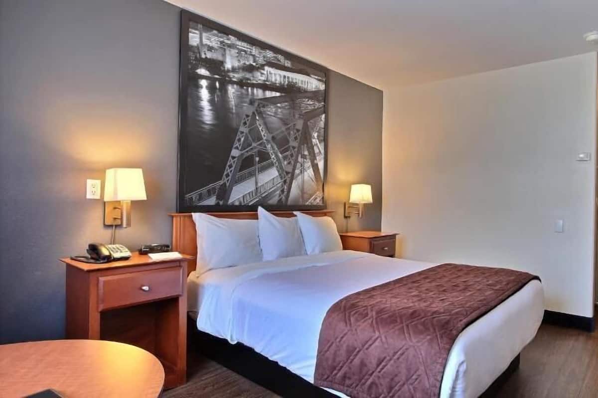 Desk, blackout drapes, iron/ironing board, free WiFi