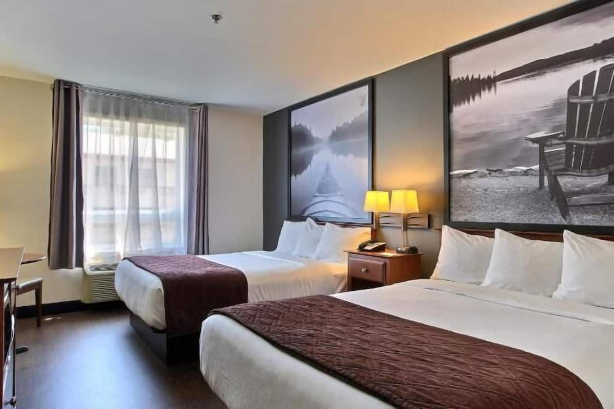 デスク、遮光カーテン、アイロン / アイロン台、WiFi (無料)