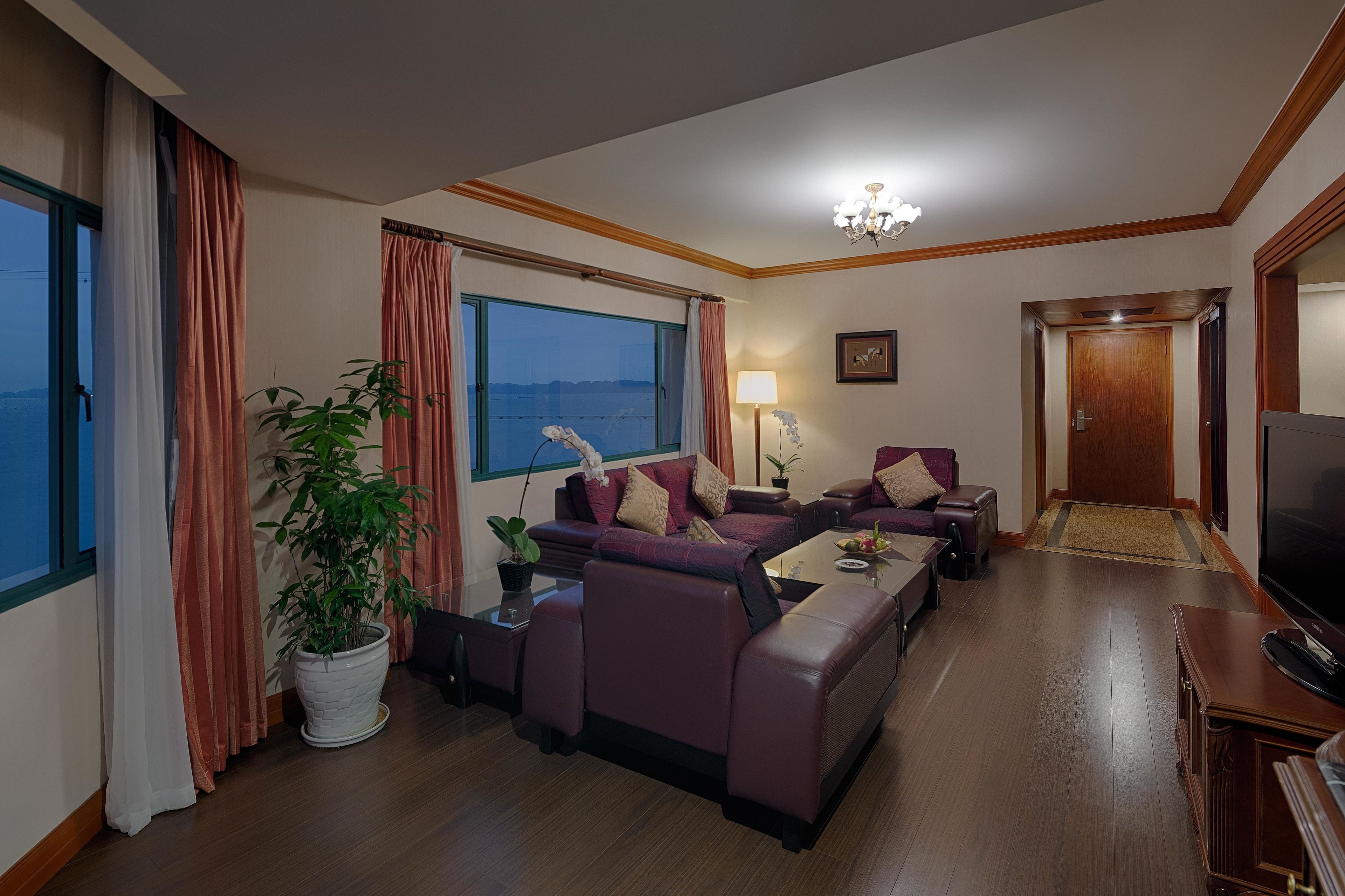 executive suite with sea view, 1 king bed | 1 bedroom, premium bedding, down duvets, pillow-top beds