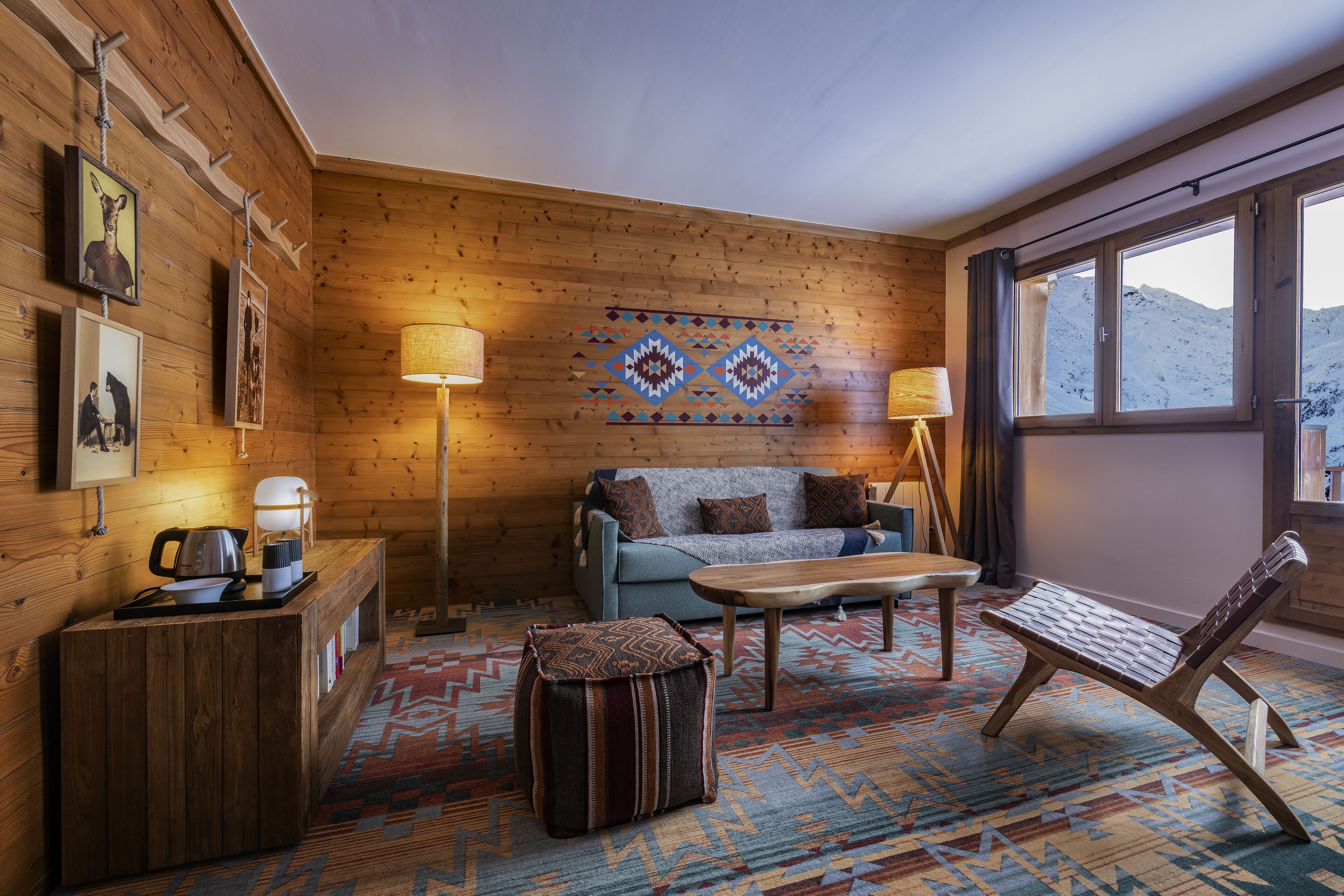 lcd tv, dvd player, toys