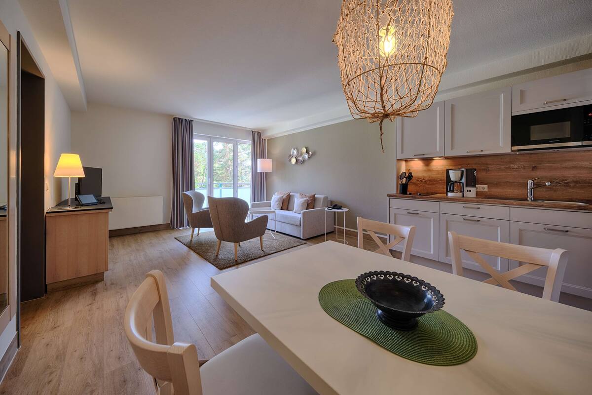 1 bedroom, in-room safe, desk, iron/ironing board