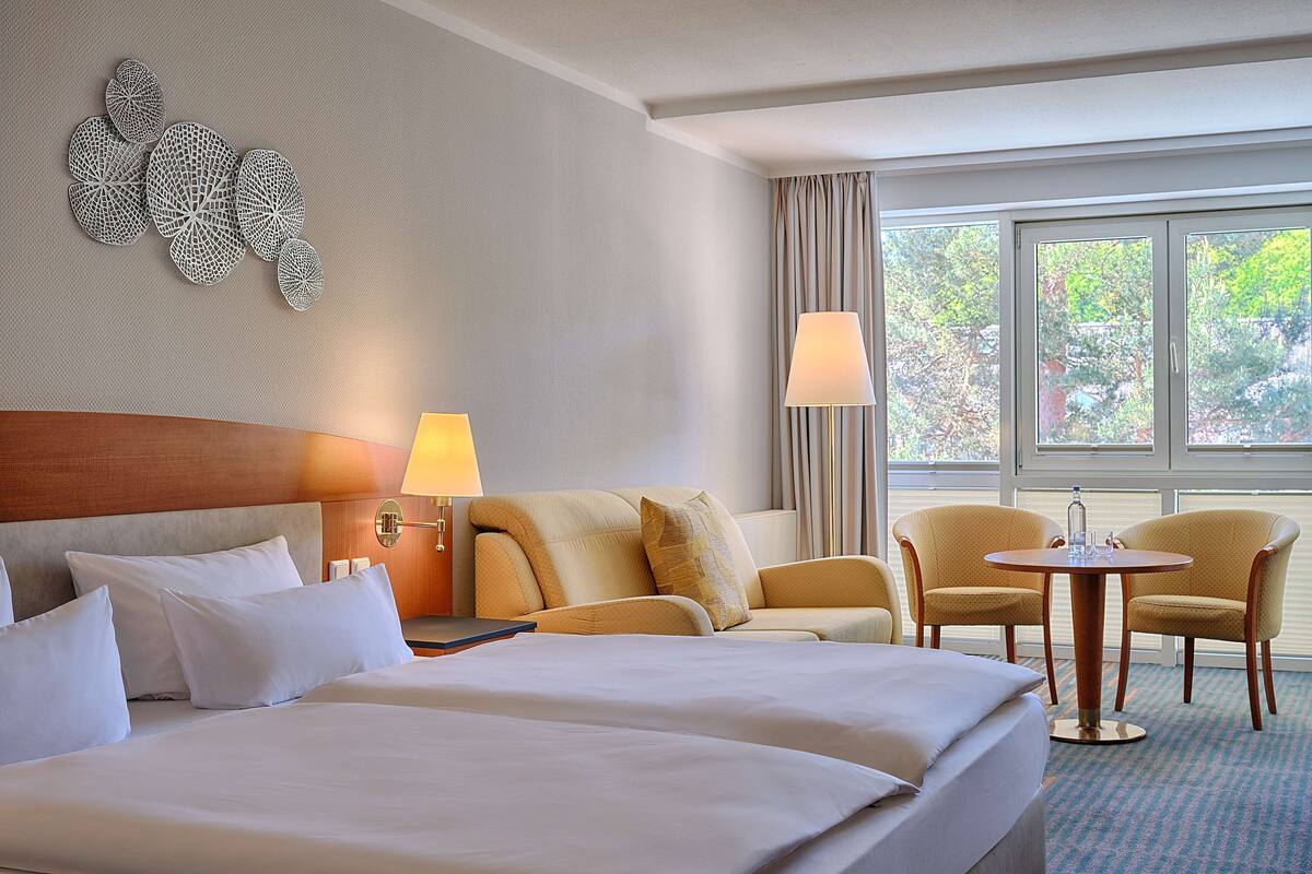 1 bedroom, in-room safe, desk, iron/ironing board