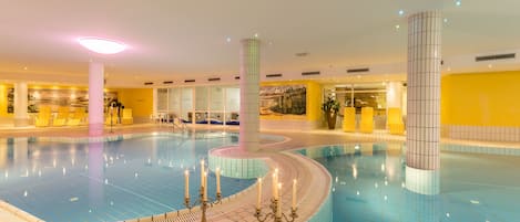 3 indoor pools, pool loungers