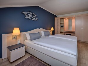 In-room safe, iron/ironing board, free WiFi, bed sheets - Dorint Seehotel Binz-Therme Binz/Rügen (Binz)