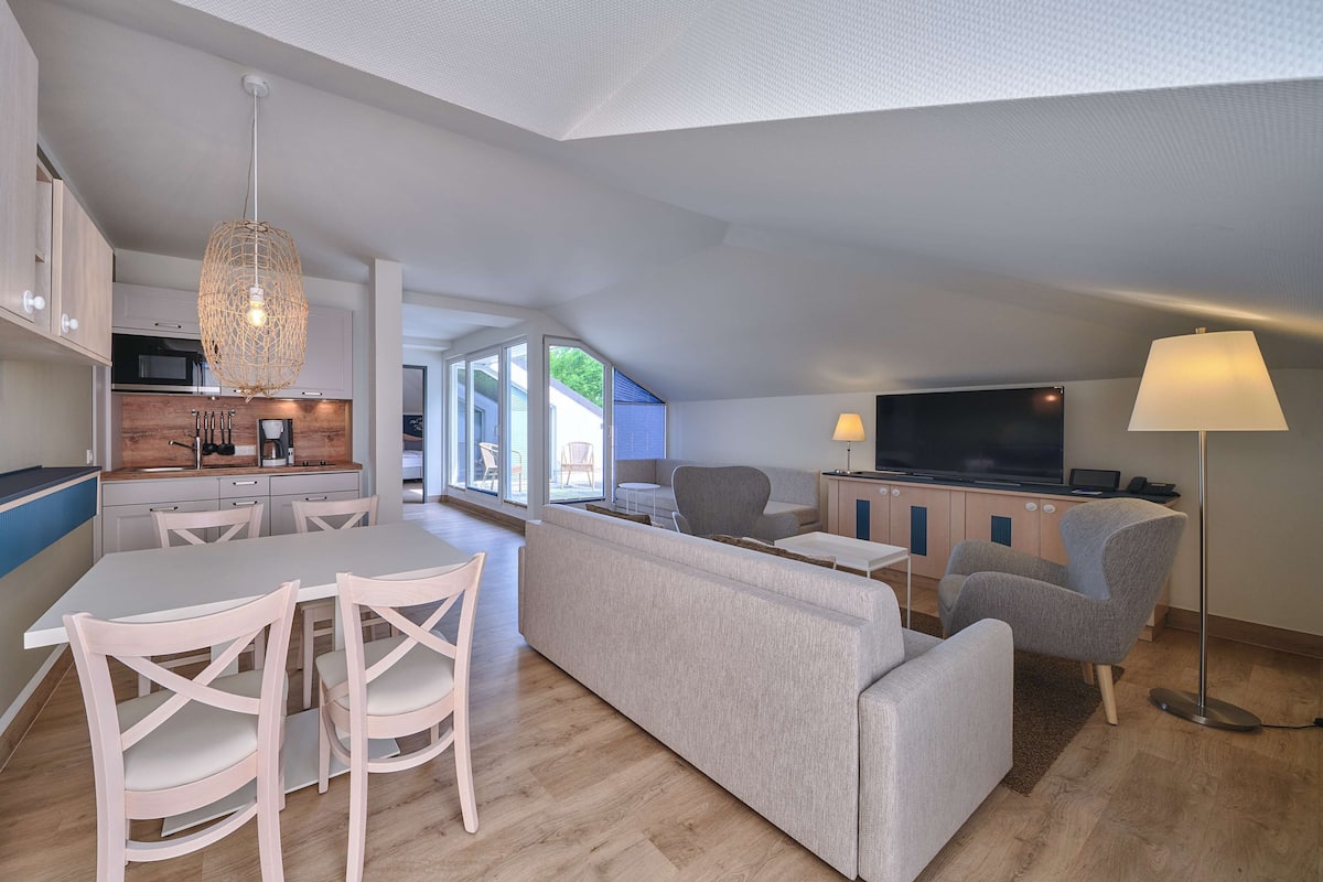 1 bedroom, in-room safe, desk, iron/ironing board