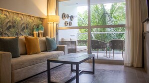Privileged Suite | Minibar, in-room safe, desk, laptop workspace - Catalonia Playa Maroma – All Inclusive (Playa del Carmen)