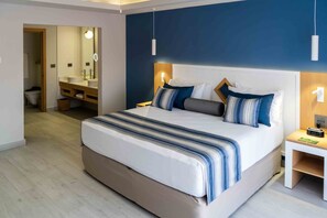Premium Deluxe Room | Minibar, in-room safe, desk, laptop workspace - Catalonia Playa Maroma – All Inclusive (Playa del Carmen)