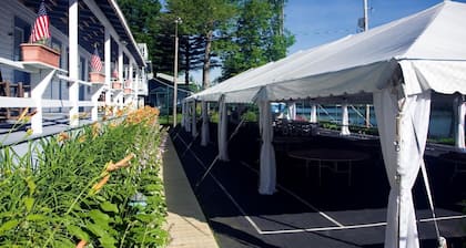 The Inn at Starlight Lake