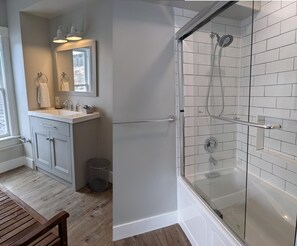Wood Suite | Bathroom