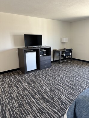 Schreibtisch, Bügeleisen/Bügelbrett, Zustellbetten, kostenloses WLAN